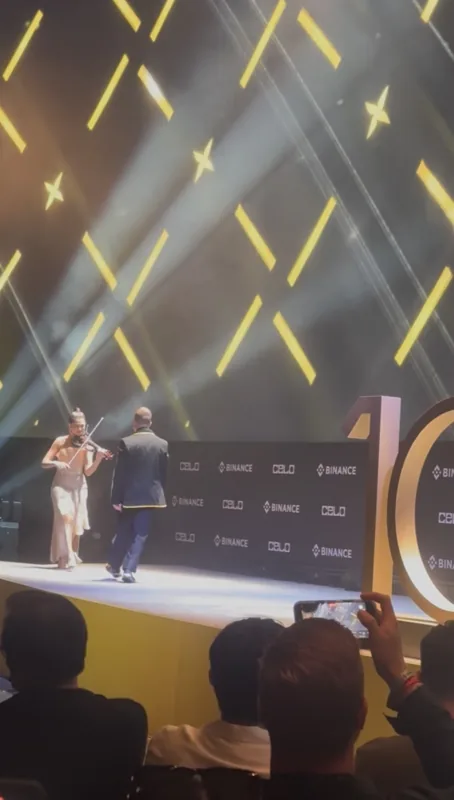 Stage session at Binance Blockchain Week
